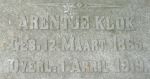 Klok Arentje 1865-1919 (detail grafsteen).JPG